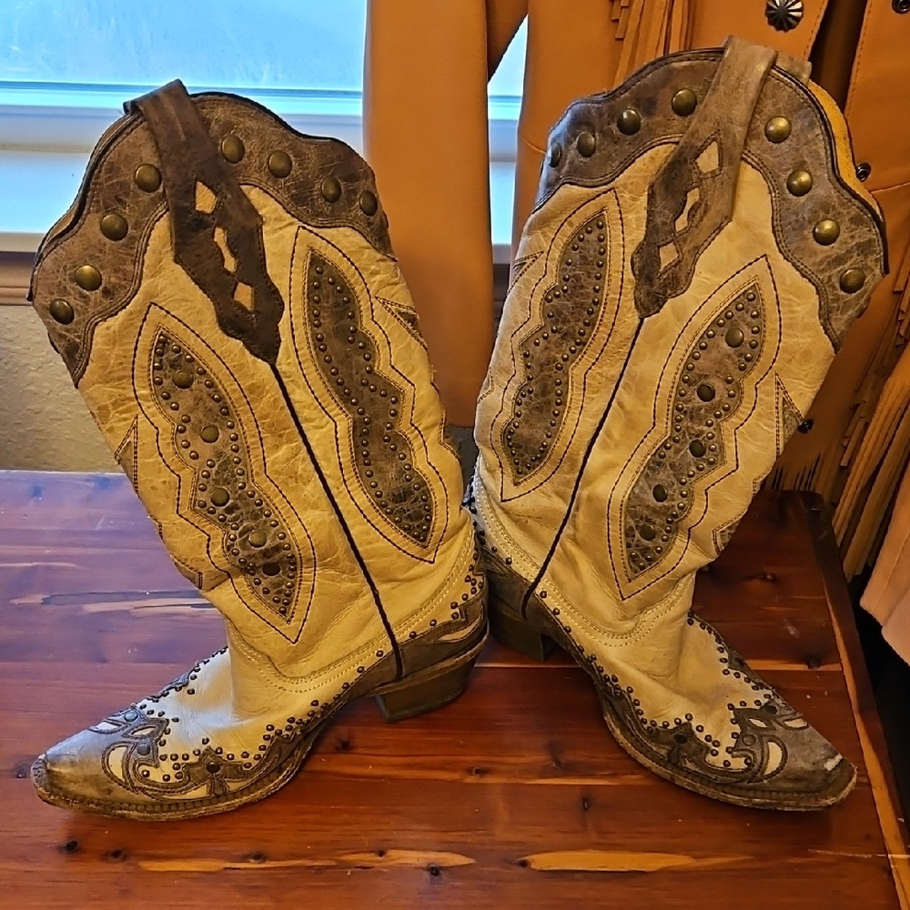 Corral Womens Cowboy Boots with Studded Design